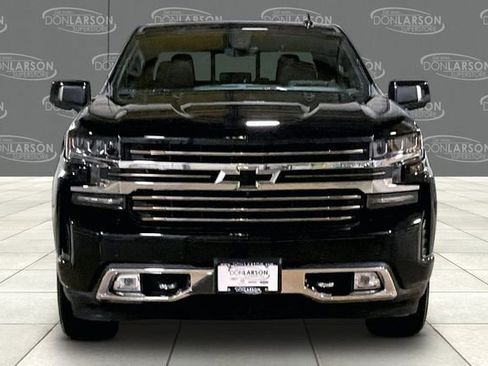 Used 2022 Chevrolet Silverado 1500 High Country w/ Technology Package image 2
