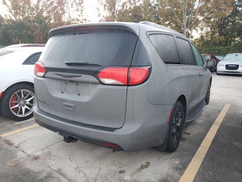 Certified 2020 Chrysler Pacifica Touring-L Plus w/ Advanced Safetytec Group image 4