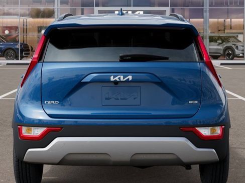 Used 2025 Kia Niro EX FWD image 13