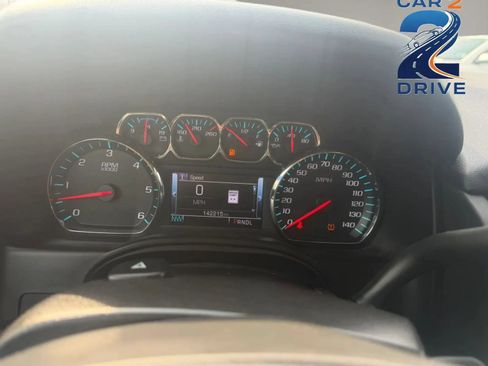 Used 2018 Chevrolet Suburban LT AWD/4WD image 21