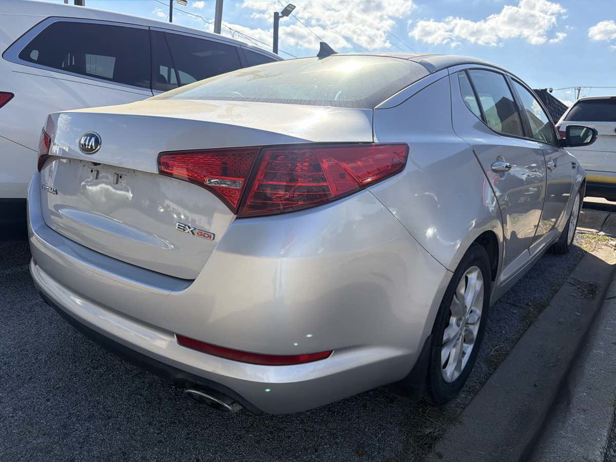 Used 2013 Kia Optima EX w/ Premium Pkg FWD image 3