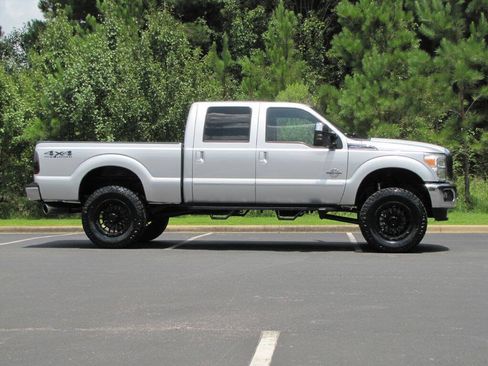 Used 2016 Ford F250 Lariat w/ Chrome Package AWD/4WD image 4