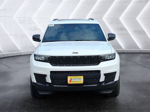 New 2025 Jeep Grand Cherokee L Altitude image 9