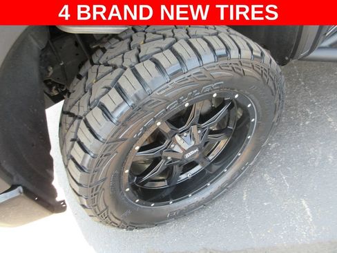 Used 2021 GMC Sierra 1500 AT4 AWD/4WD image 2