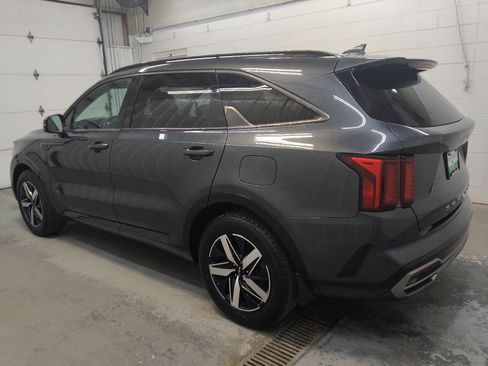 Used 2022 Kia Sorento S FWD image 3