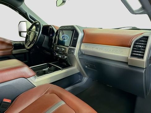 Used 2022 Ford F350 Platinum w/ FX4 Off-Road Package image 31