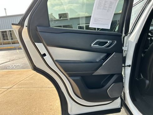 Used 2019 Land Rover Range Rover Velar R-Dynamic SE AWD/4WD image 24