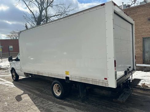 Used 2016 Ford E-350 and Econoline 350 Super Duty image 5