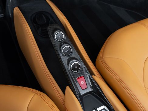 Used 2021 Ferrari F8 Tributo image 23