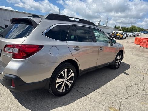 Used 2019 Subaru Outback 2.5i Limited w/ Popular Package #2 AWD/4WD image 3