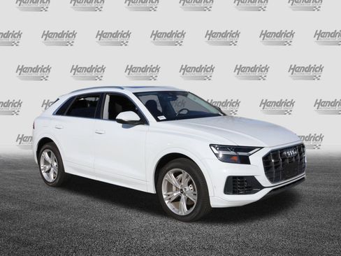 Used 2022 Audi Q8 Premium Plus image 2