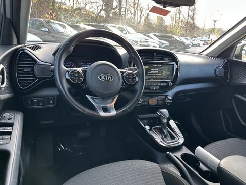 Used 2020 Kia Soul EX image 25