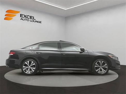Used 2020 Volkswagen Passat 2.0T SEL image 37