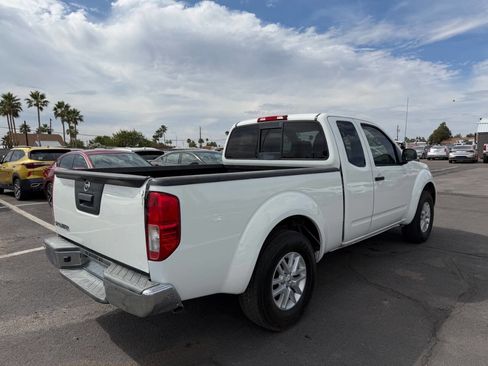 Used 2018 Nissan Frontier SV image 9
