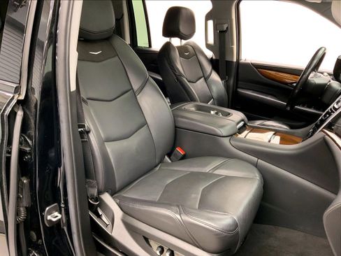 Used 2020 Cadillac Escalade ESV Premium Luxury w/ Escalade Sport Edition image 19