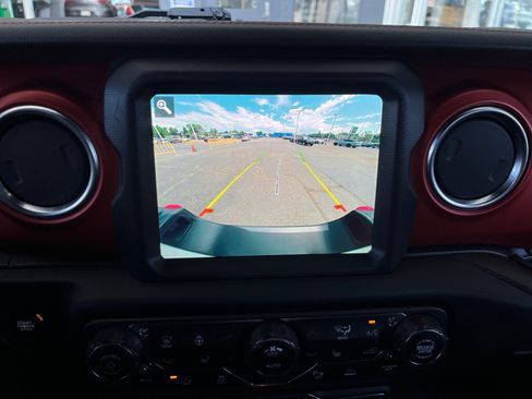 Used 2020 Jeep Gladiator Rubicon AWD/4WD image 29