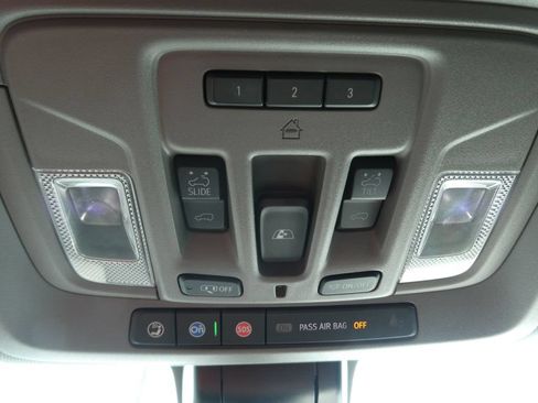 Used 2022 GMC Sierra 2500 Denali w/ Denali Ultimate Package AWD/4WD image 27