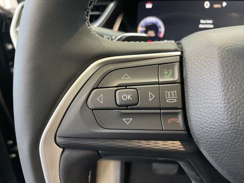 Used 2025 Jeep Grand Cherokee Laredo X w/ Luxury Tech Group I AWD/4WD image 17