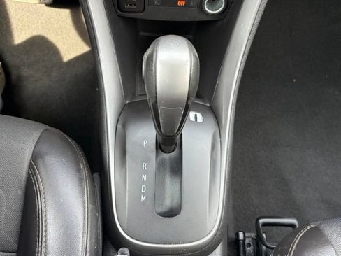 Used 2020 Chevrolet Trax LT AWD/4WD image 24