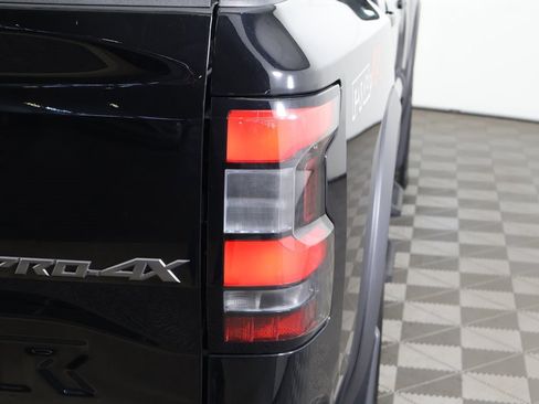 Used 2022 Nissan Frontier PRO-4X w/ Technology Package image 15