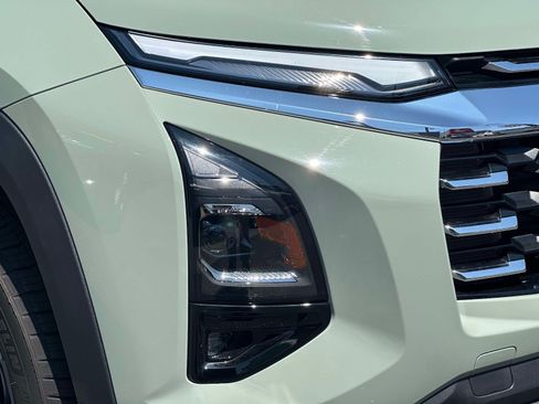 Certified 2025 Chevrolet Equinox LT w/ Safety and Technology Package AWD/4WD image 8