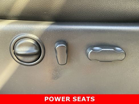 Used 2011 GMC Sierra 2500 SLT w/ SLT Convenience Package image 17