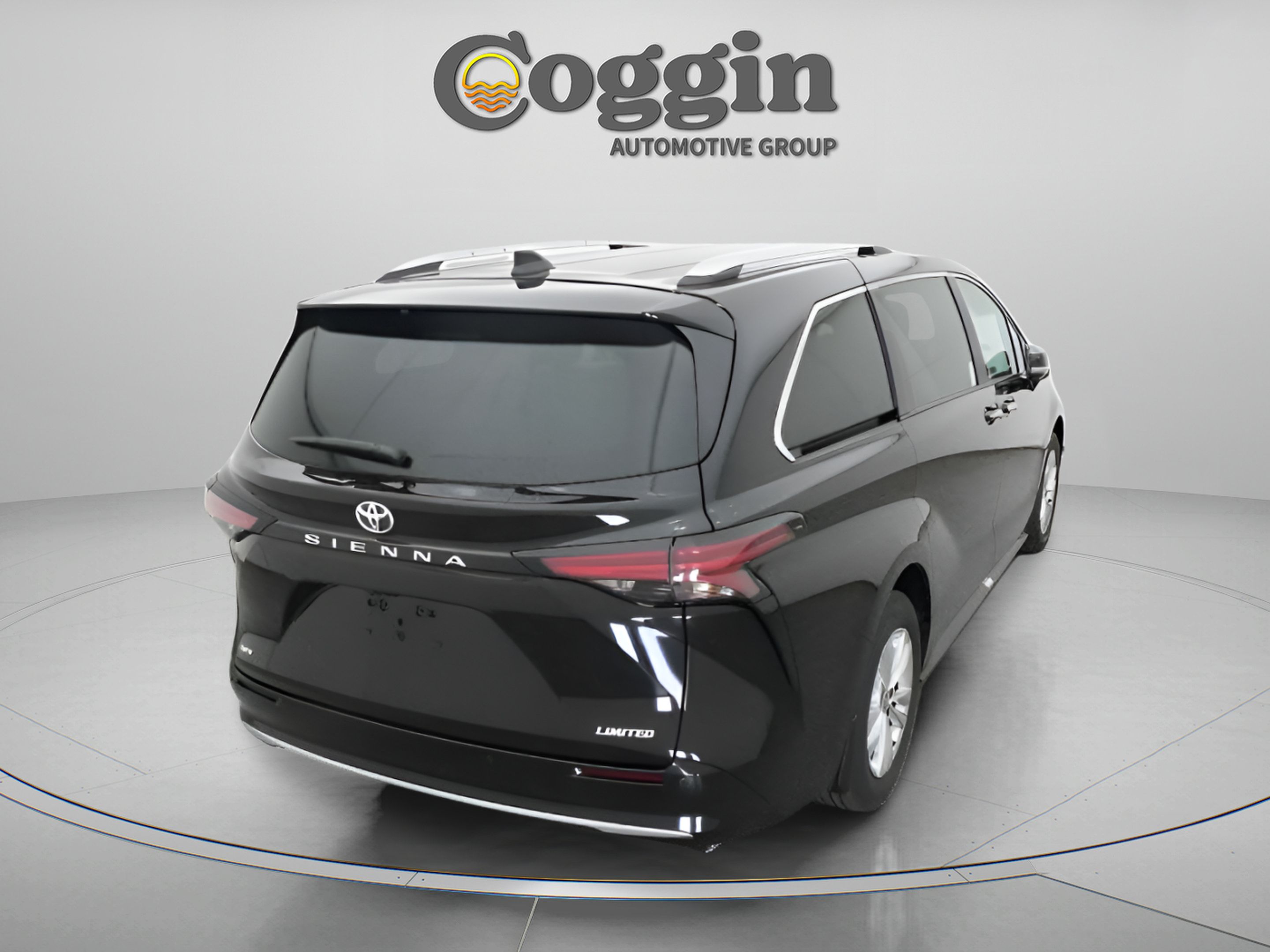 Certified 2026 Toyota Sienna Limited FWD image 17