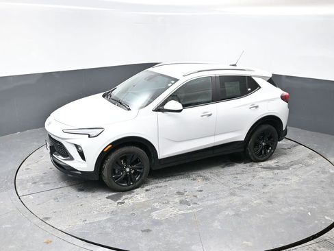 Used 2024 Buick Encore GX Sport Touring image 39