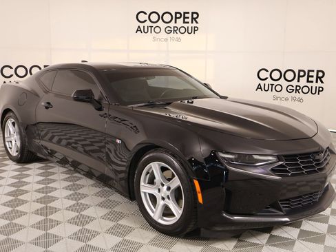 Used 2020 Chevrolet Camaro LT image 1