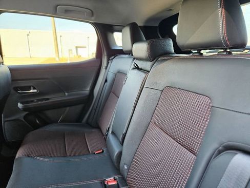 Certified 2025 Nissan Kicks SR image 28