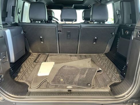 Used 2023 Land Rover Defender 110 V8 AWD/4WD image 18