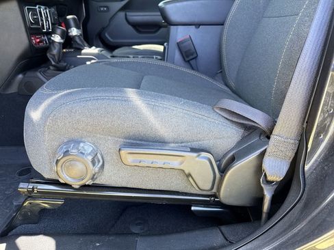 Used 2024 Jeep Gladiator Sport AWD/4WD image 22