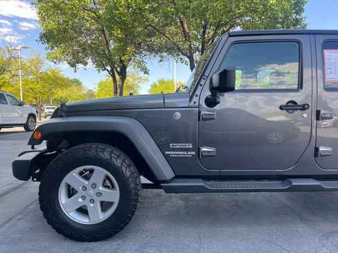 Used 2016 Jeep Wrangler Unlimited Sport w/ Quick Order Package 24S AWD/4WD image 9
