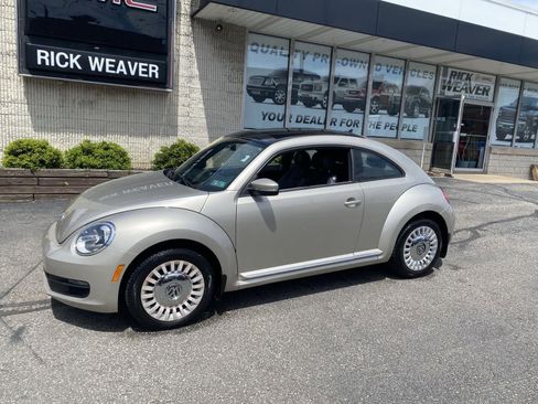 Used 2013 Volkswagen Beetle 2.5 FWD image 3