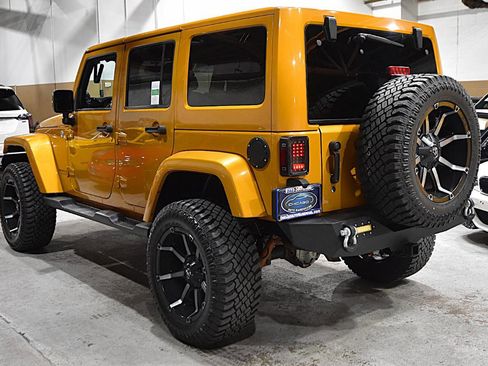 Used 2014 Jeep Wrangler Unlimited Sahara AWD/4WD image 14