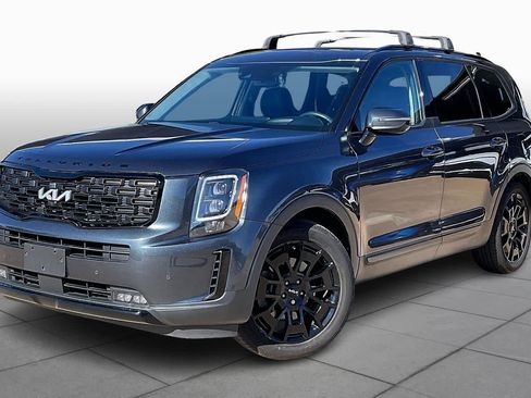 Used 2022 Kia Telluride SX w/ SX Prestige Package image 3