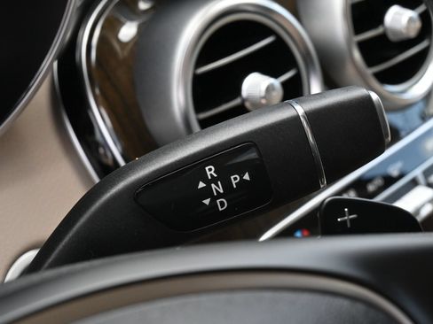 Used 2019 Mercedes-Benz GLC 300 4MATIC image 13
