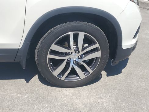 Used 2017 Honda Pilot Touring image 7