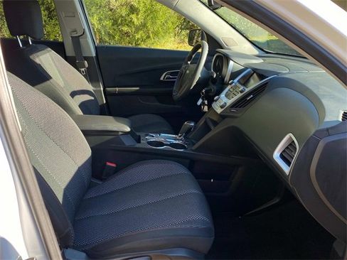 Used 2017 Chevrolet Equinox LS image 35