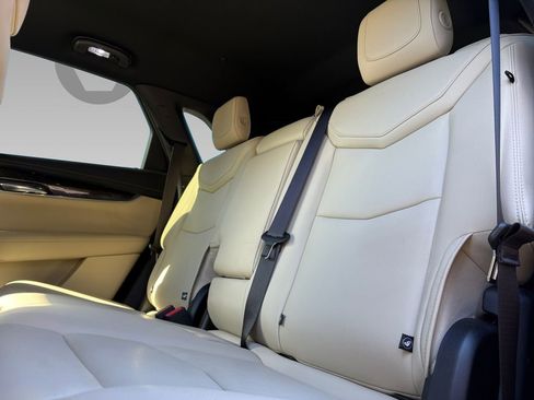 Used 2019 Cadillac XT5 FWD image 5