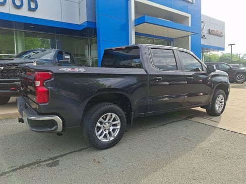 Used 2023 Chevrolet Silverado 1500 LT AWD/4WD image 6