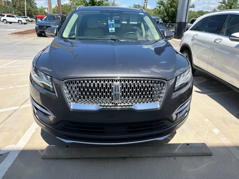 Used 2019 Lincoln MKC Premiere FWD image 2