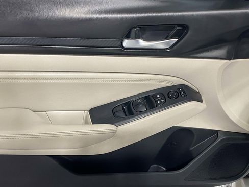 Used 2020 Nissan Altima 2.5 S FWD image 17