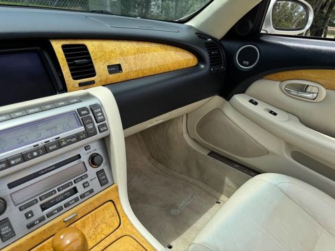 Used 2005 Lexus SC 430 Convertible RWD image 34