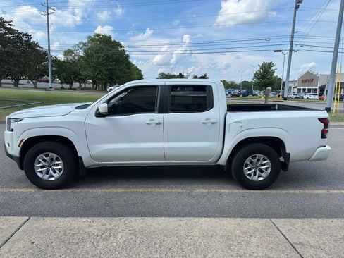 Used 2024 Nissan Frontier SV RWD image 7