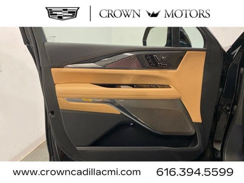Certified 2025 Cadillac Escalade IQ Sport 2 AWD/4WD image 18