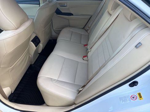 Used 2016 Toyota Camry XLE w/ Moonroof Package FWD image 21