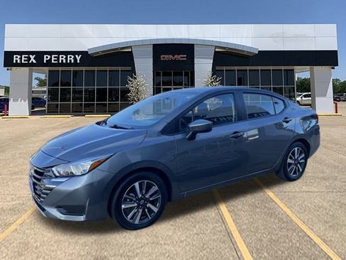 Used 2024 Nissan Versa SV image 1