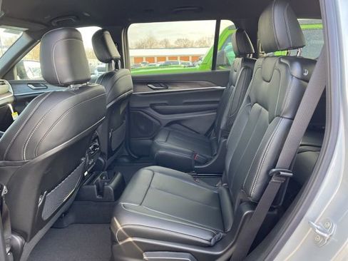 New 2025 Jeep Grand Cherokee L Limited w/ Black Appearance Package image 8