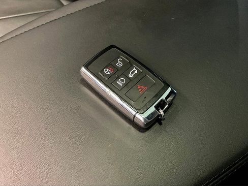 Used 2023 Land Rover Range Rover Sport SE Dynamic image 11